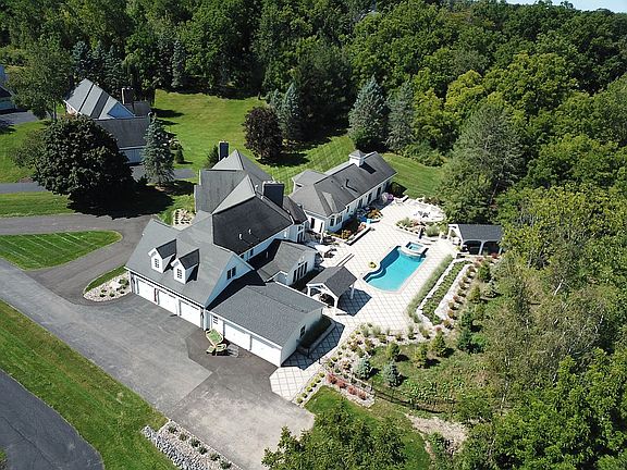 5th image of 26 Merryhill Ln