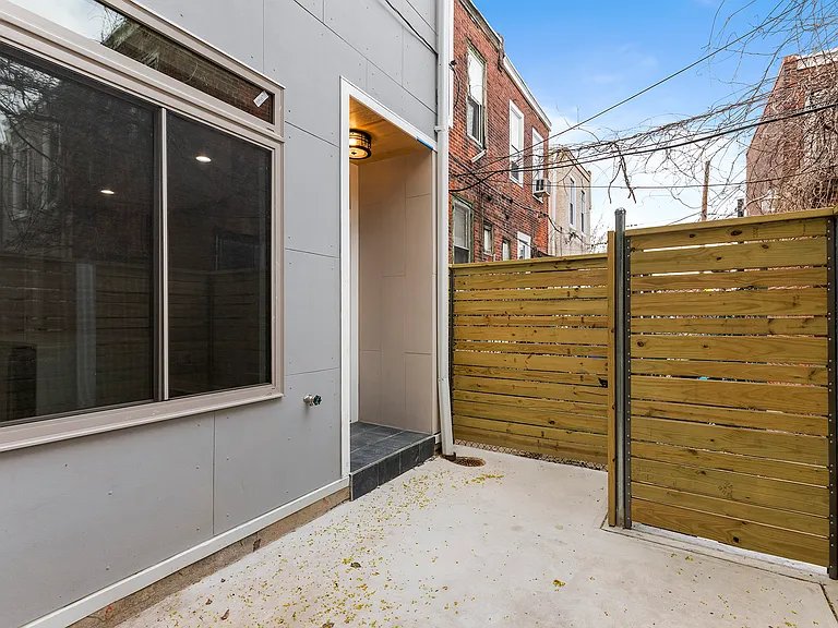 132 W Ashmead St — Photo 20