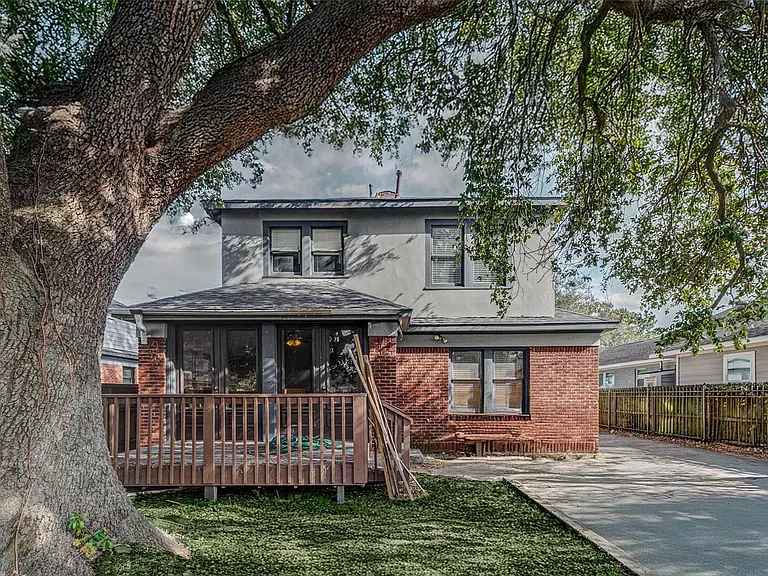 2410 Cleburne St — Photo 6