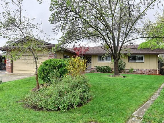 4th image of 703 Creekside Ct