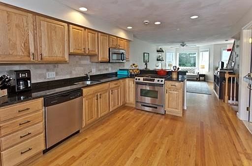 3rd image of 14 1/2 Roundy St Unit 3