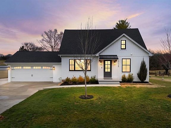 2nd image of 1724 Pottery Rd