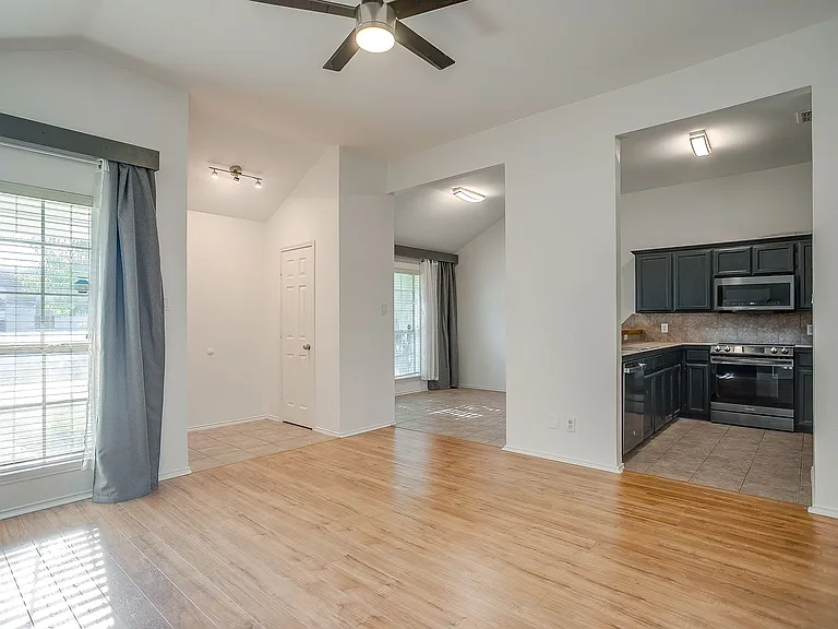 5323 Northridge Blvd — Photo 21