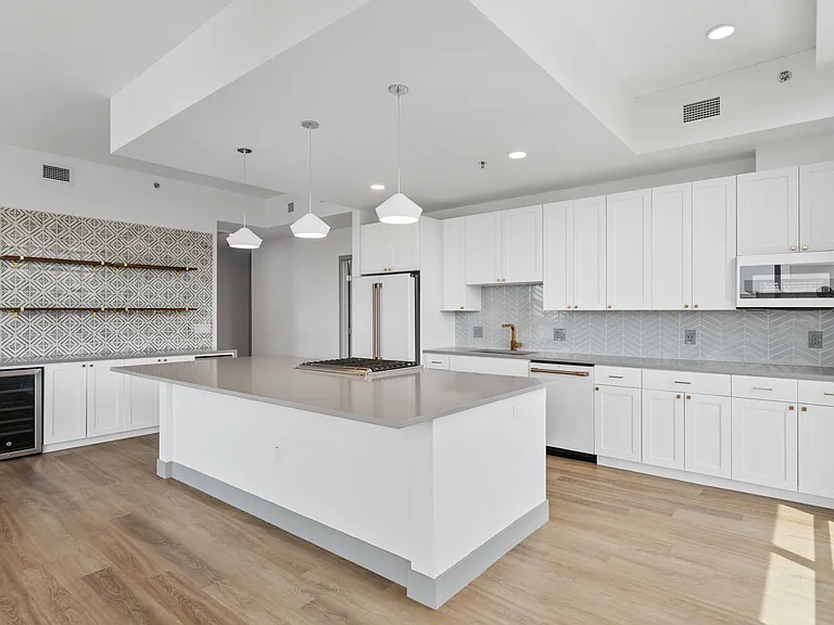 B12 Penthouse