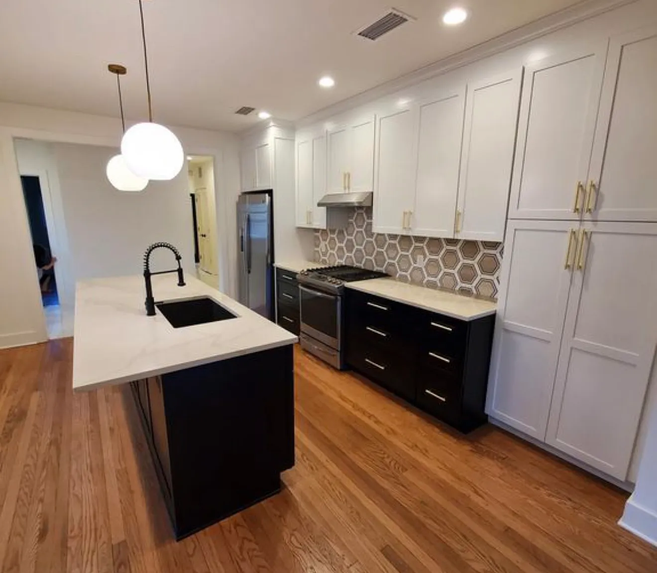 3 bed, 1800 sqft, $2,400 — Photo 2