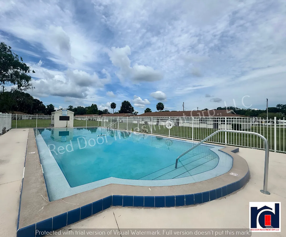 Building Photo - Deland River