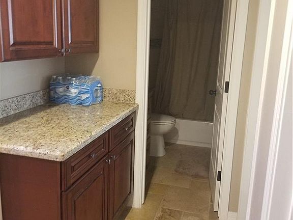 4th image of 3420 Bluegrass Dr