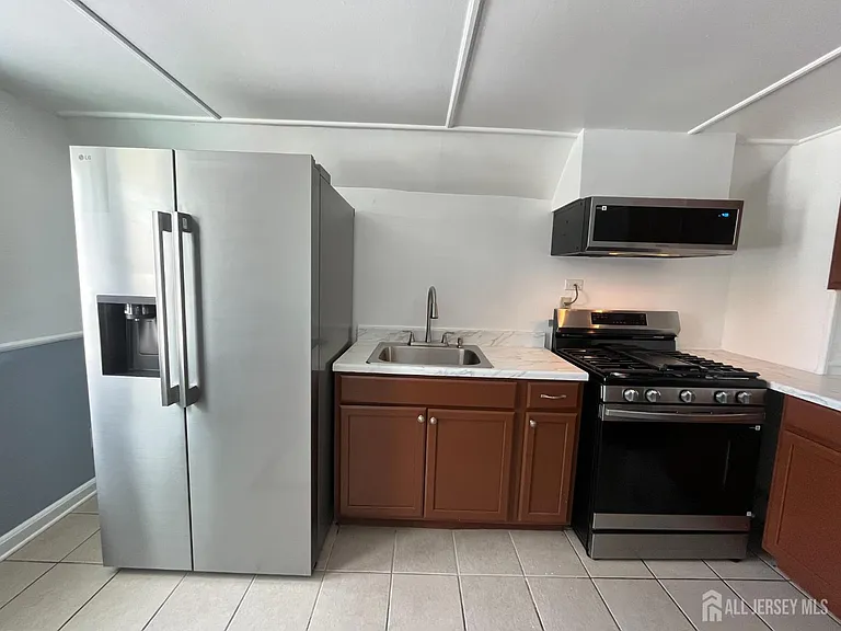 7 Bound Brook Ave — Photo 8