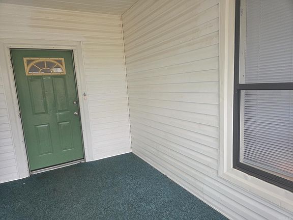 4th image of 407 E Market Ave