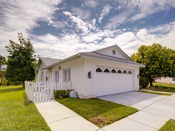 4th image of 8652 Ashbury Dr
