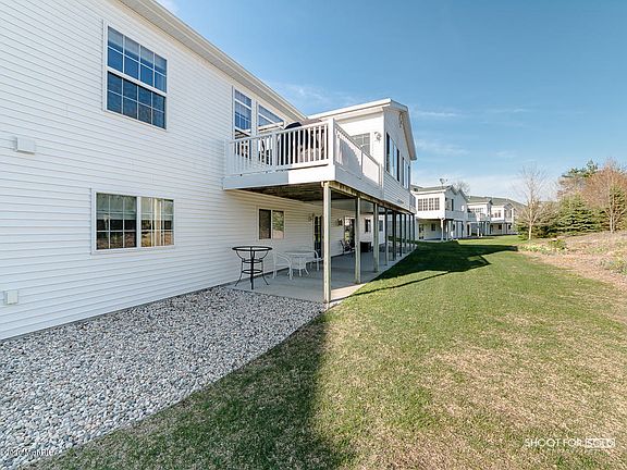 3rd image of 2505 E Turning Leaf Way #128