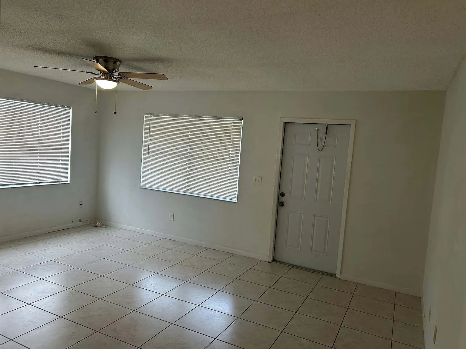 2 bed, 1100 sqft, $1,750 — Photo 2