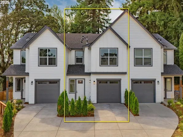 9258 SW Waverly Dr, Portland, OR 97224