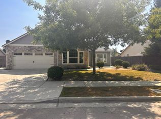 3223 W Oriole Ave, Visalia, CA