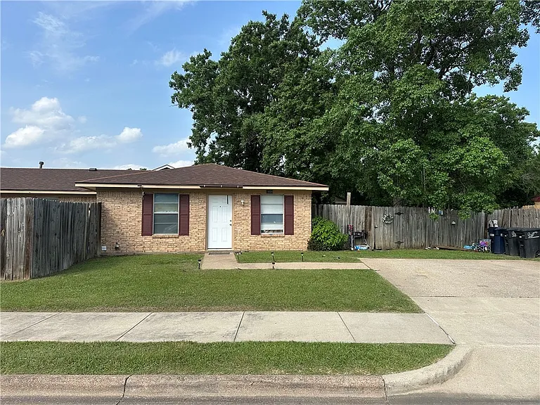 1400 Gramma Ct — Photo 1