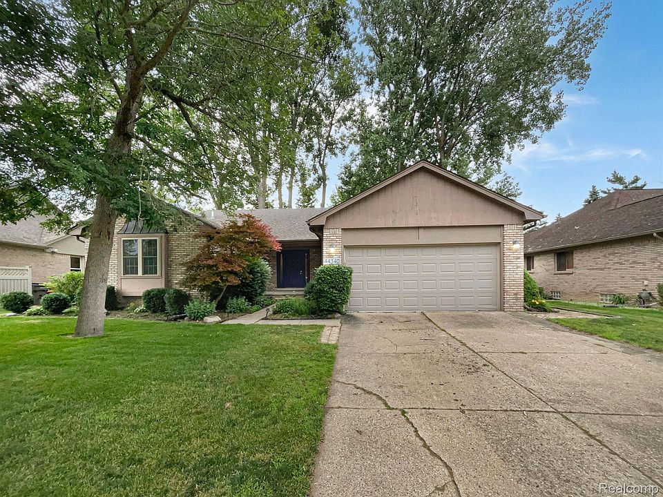 1st image of 44340 Cadburry Dr