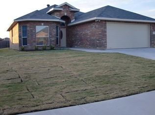 1221 Beacon Hill Dr, Midlothian, TX 76065