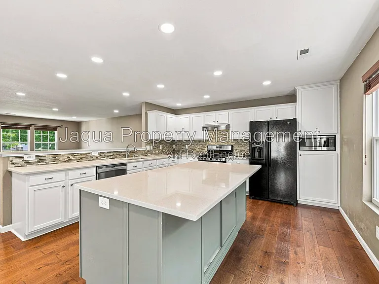 4663 Andover Woods Ct — Photo 3