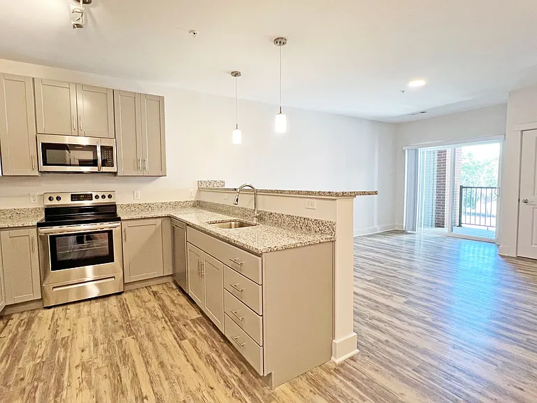 Brookview Commons West — Photo 33