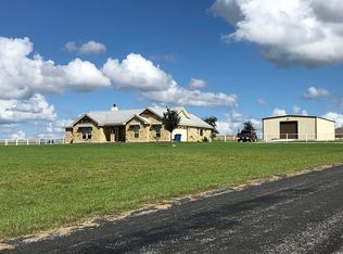 125 Triple R Dr, La Vernia, TX 78121