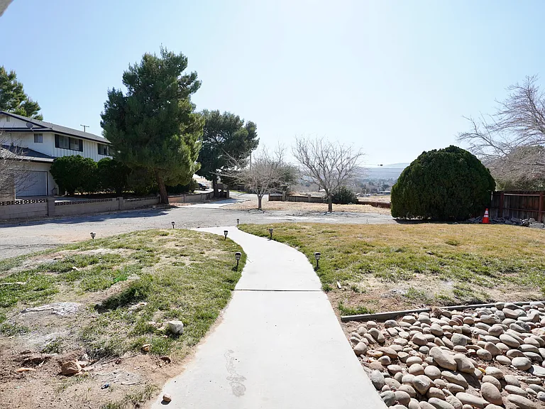4545 W Columbia Way — Photo 5