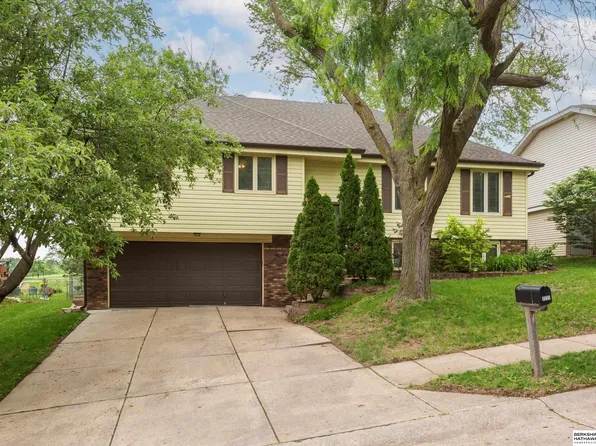 2235 N 127th Cir, Omaha, NE 68164