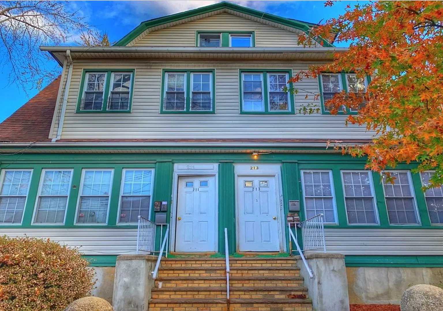 2 bed, 700 sqft, $2,150 — Photo 1