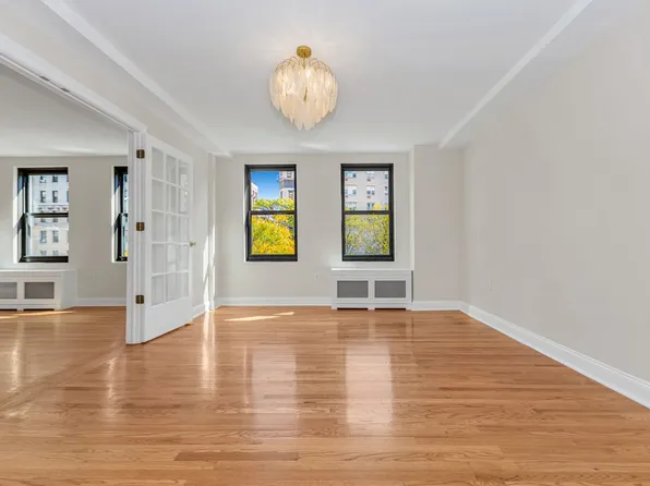 300 West 108th Street image 12 of 16