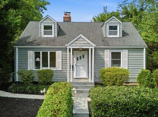 3120 Greenway Blvd, Falls Church, VA 22042
