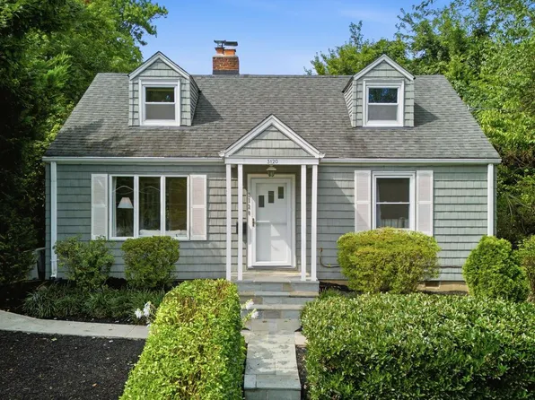 3120 Greenway Blvd, Falls Church, VA 22042
