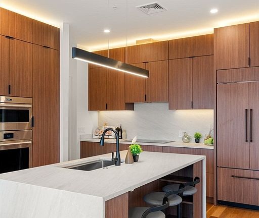 5th image of 58 Kent St #404