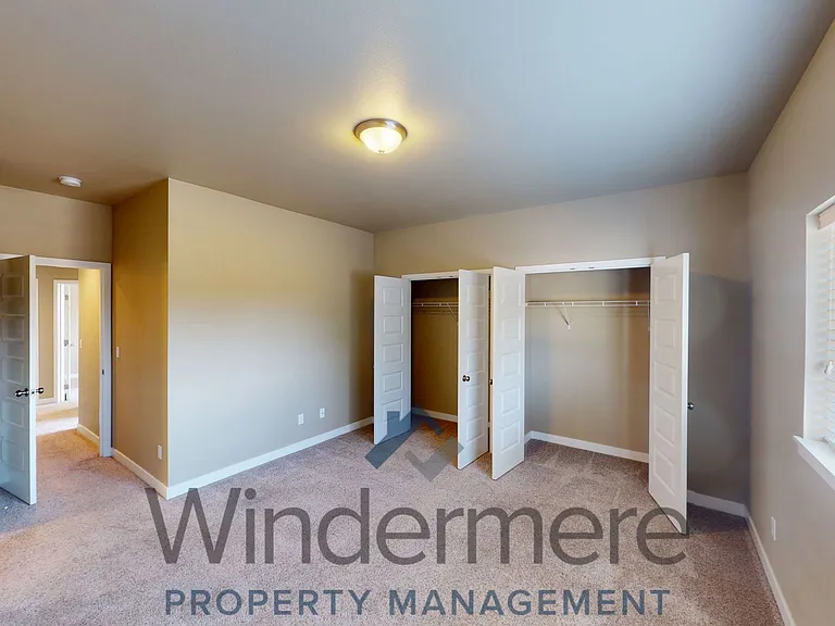 808 NE Bunky Ln — Photo 19