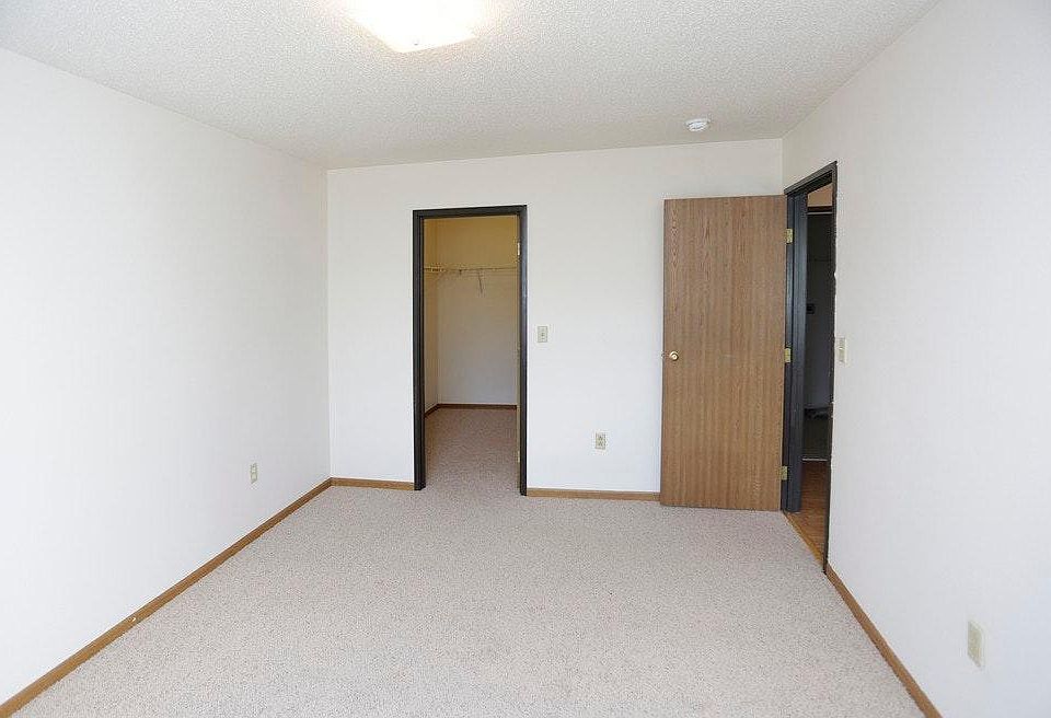 2nd image of 1710 49th St S APT 305