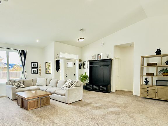 4th image of 7205 Edge Cliff Dr