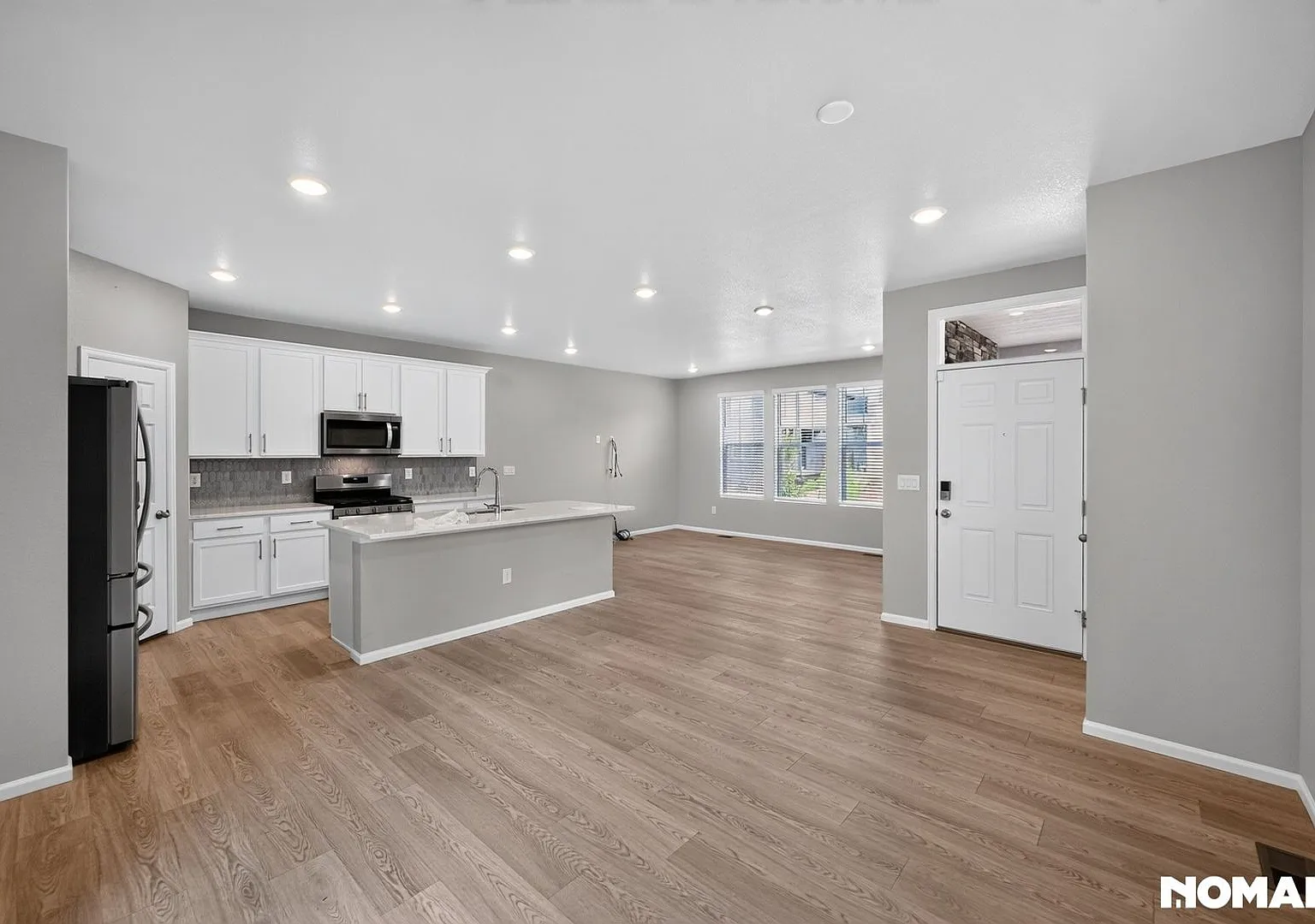 Spacious 3BR House in Aurora — Photo 1