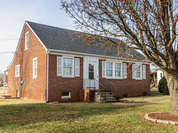 223 Rose Ln, Appomattox, VA 24522