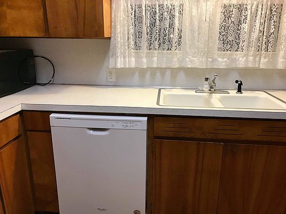 3rd image of 1305 Kensington Dr