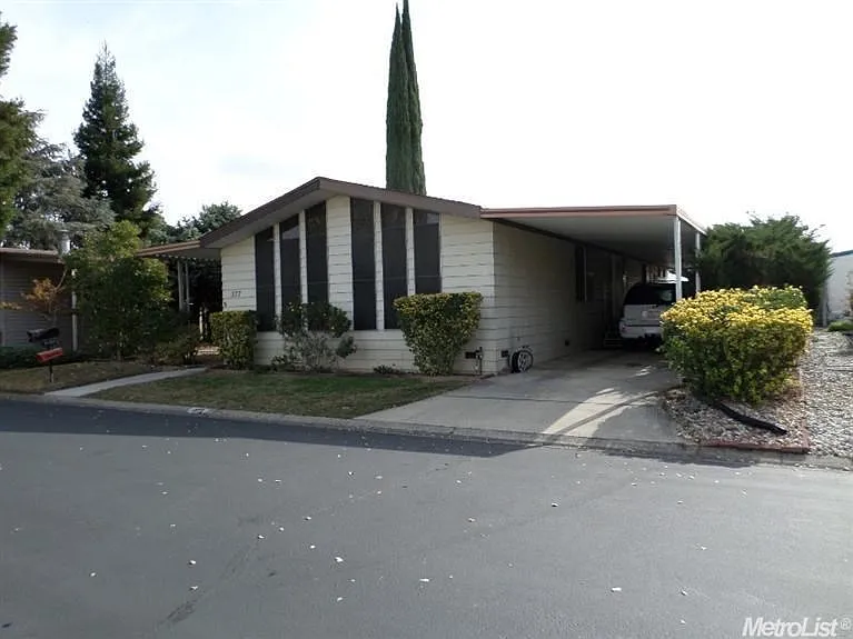 377 Spreading Oak Ln #1 photo 1