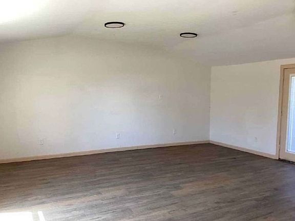 Additional Living Room