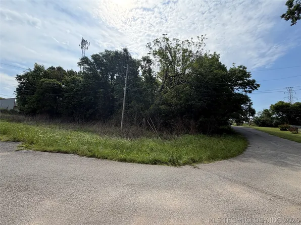 Maple Rd, Vinita, OK 74301