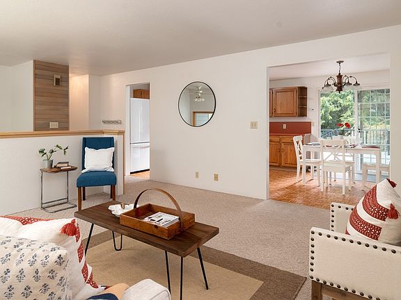 5th image of 18453 Diamond Drive NE