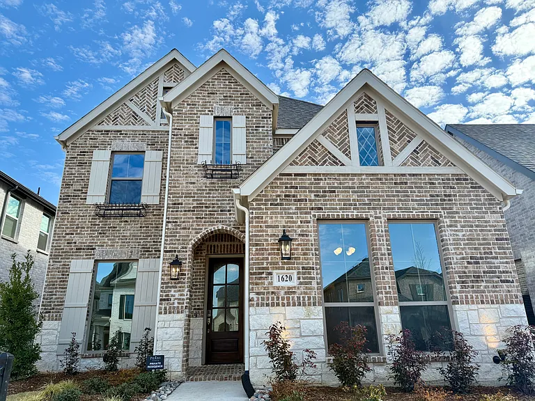 1620 Victoria Pl — Photo 17