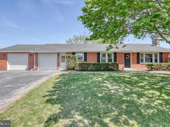 1895 Douglas Dr, Carlisle, PA 17013