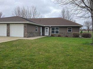 818 Southview Ct W, Marshall, MN 56258