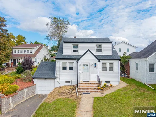 229 River Drive, Elmwood Park, NJ 07407