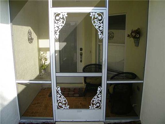 2nd image of 6042 Alexandria Cir