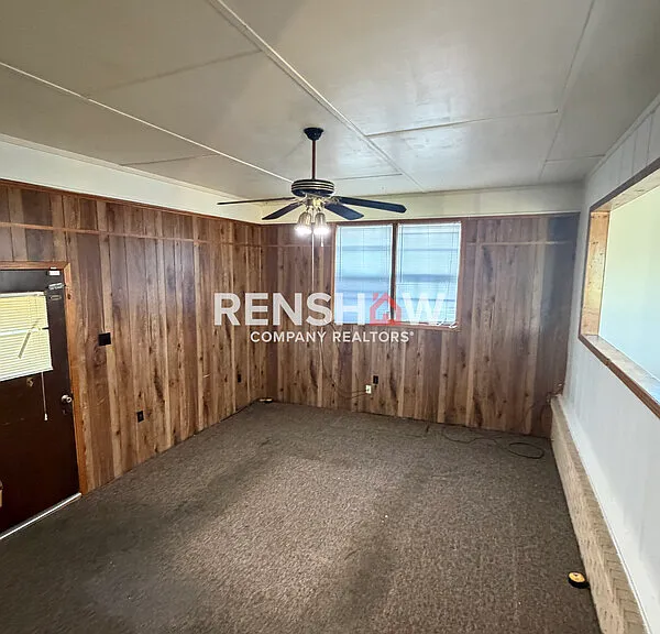 584 Lark St — Photo 3