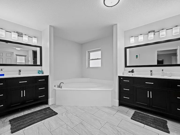 13724 Lilac Pl — Photo 8
