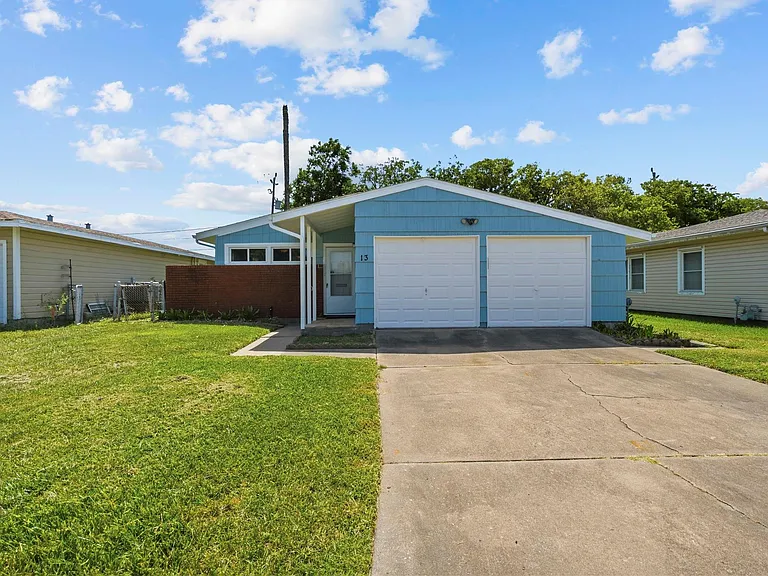 13 Lyncrest Dr — Photo 1