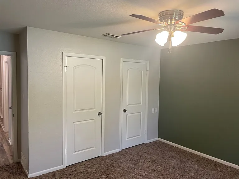 817 Spring Creek Dr — Photo 18